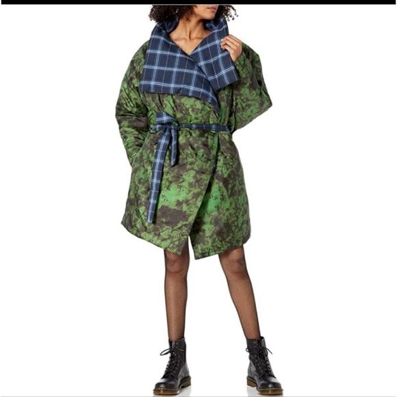 Limited Edition Making The Cut Episode 5 Rinat's Reversible Wrap Coat. - Picture 5 of 12